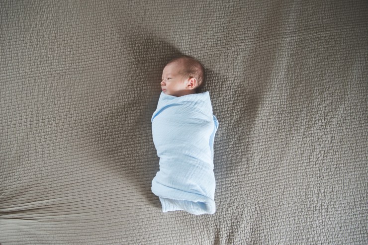 Milwaukee lifestyle newborn family photography