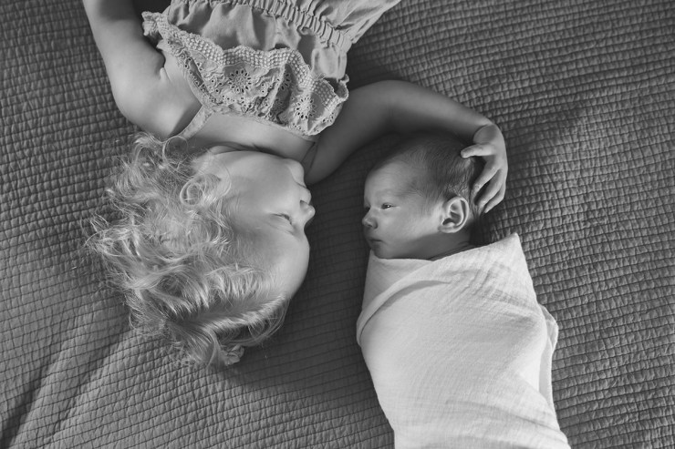 Milwaukee lifestyle newborn family photography