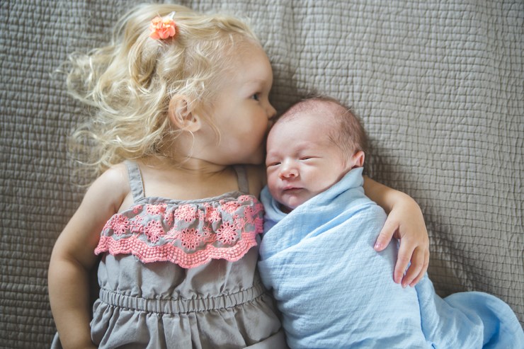 Milwaukee lifestyle newborn family photography