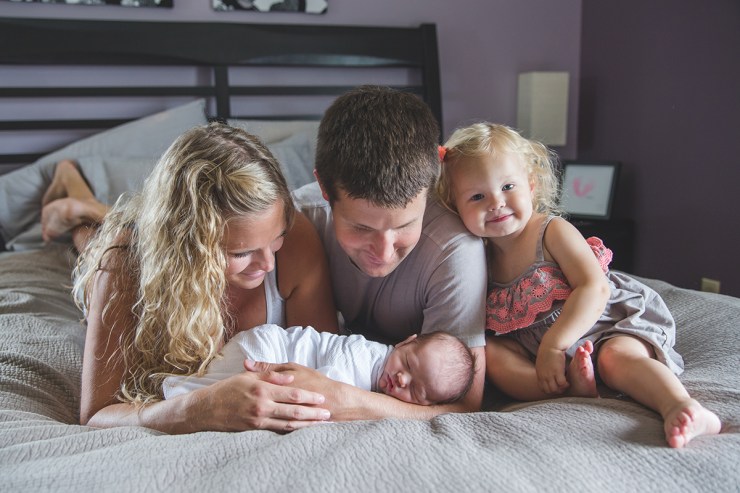 Milwaukee lifestyle newborn family photography
